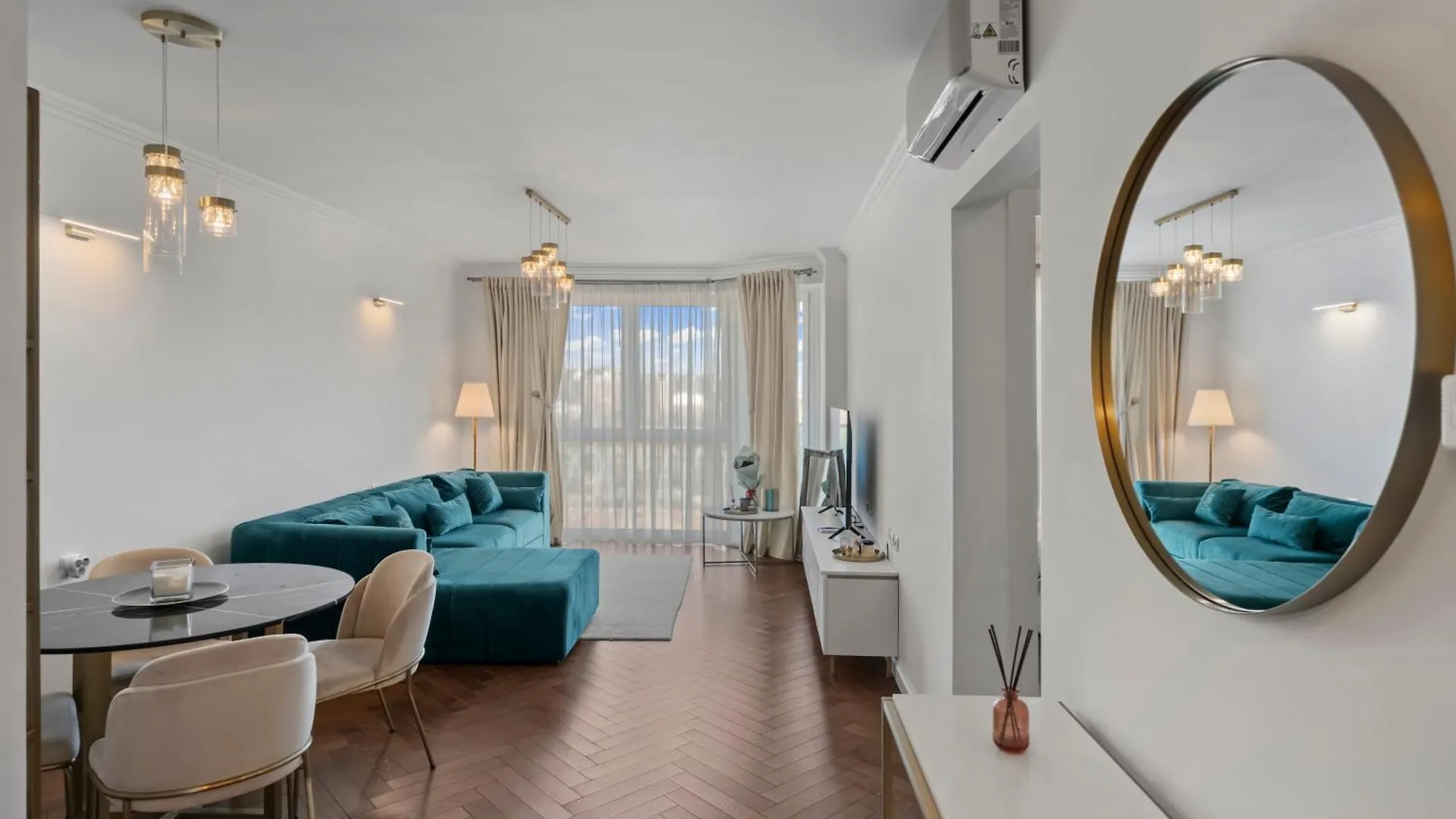 Apartment Luxury Living In Floreasca - Amazing City Views Bucharest Romania