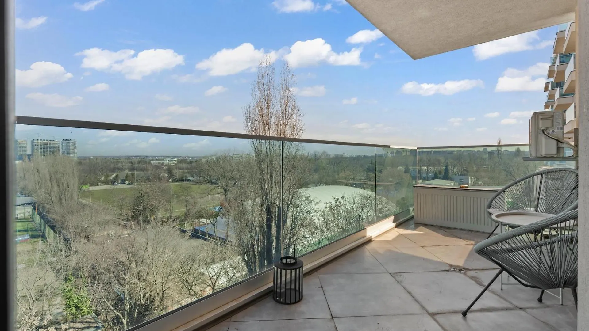 Luxury Living In Floreasca - Amazing City Views Bucharest Romania