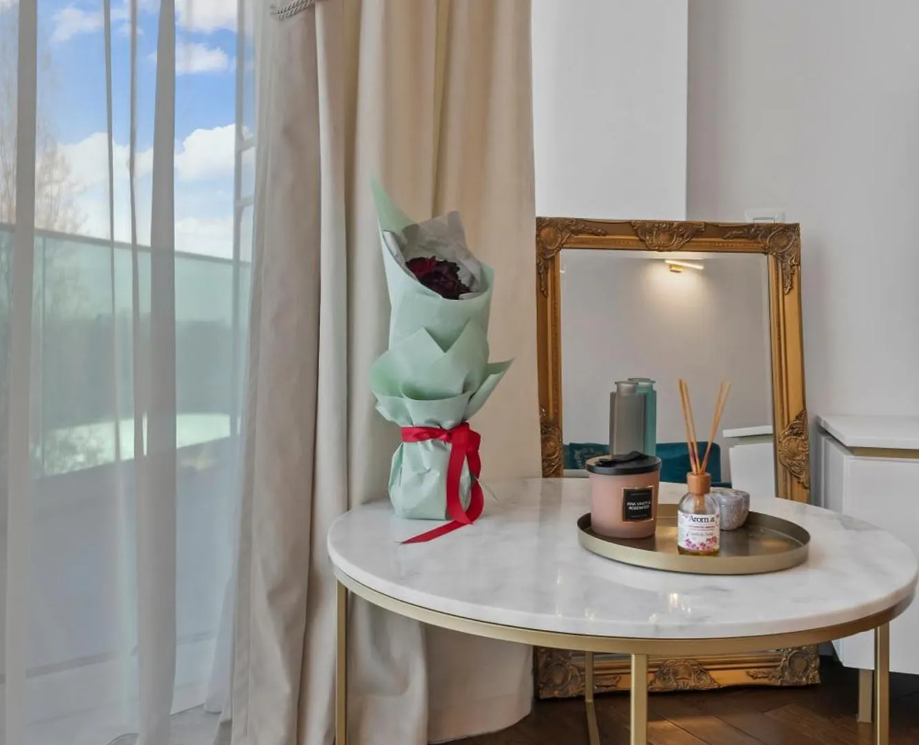 Luxury Living In Floreasca - Amazing City Views Bucharest Apartment