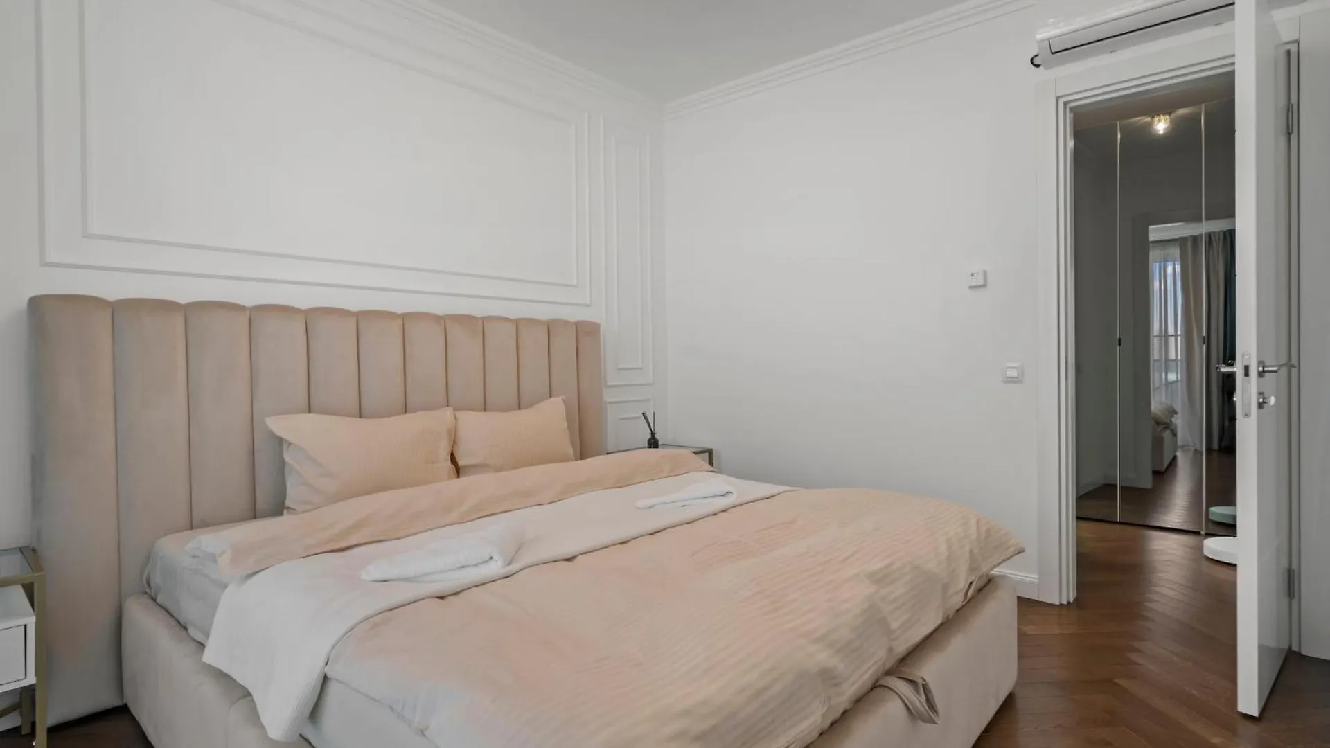 Luxury Living In Floreasca - Amazing City Views Bucharest 0*,
