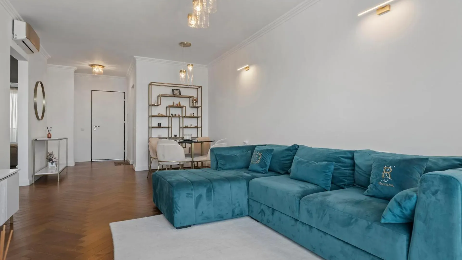 Luxury Living In Floreasca - Amazing City Views Bucharest Apartment